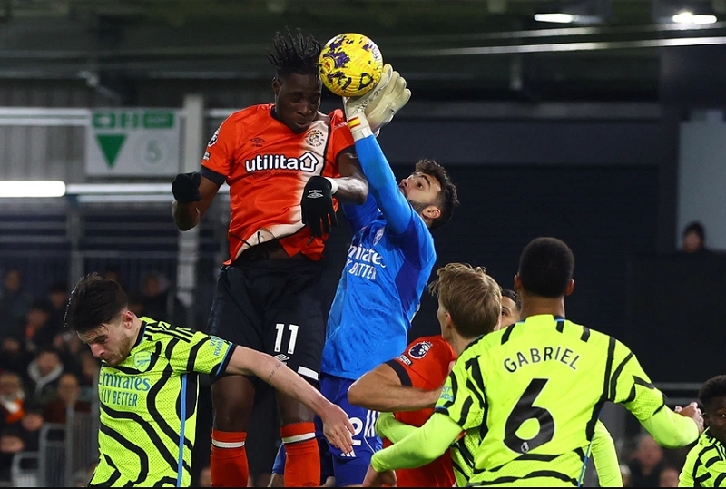 david-raya-he-lo-cu-quay-xe-voi-bayern-truoc-khi-gia-nhap-arsenal